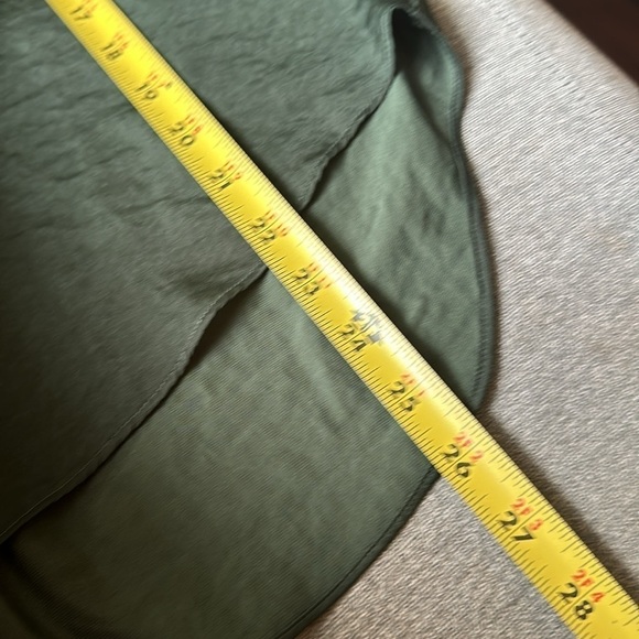 Vince Camuto Dark Green 3/4 sleeve blouse size small - Picture 11 of 11